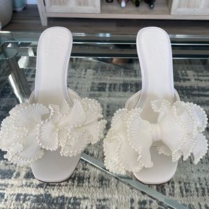 Gianni Bini, color ivory, size 8, never worn